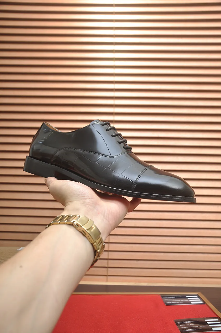 Men's shoes 💰620💶 [Chrstian Loubotin] Red-soled shoes 💋Original mold opening, the highest version on the market, purely handmade ➕Imported cowhide uppers, first-layer water-dyed cowhide lining! Original EU high-gloss outsole. 38 to 45 (45 customized)